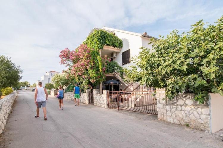 Apartments Fidelis - One Bedroom Apartment With Terrace And Garden View 3 Trogir Exterior photo