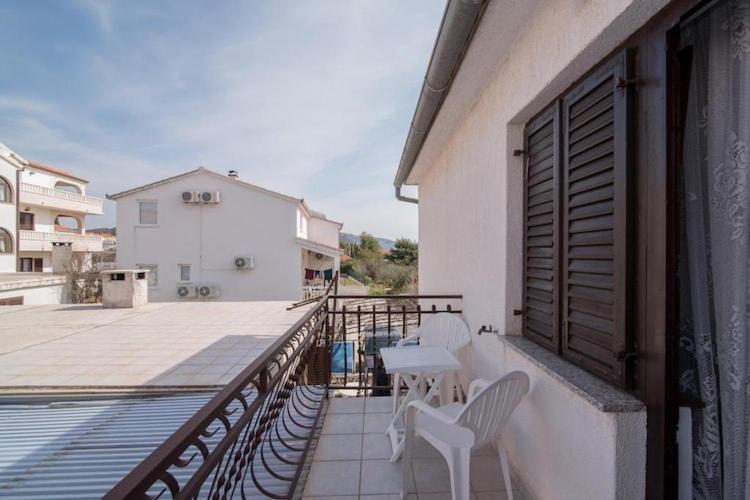 Apartments Fidelis - One Bedroom Apartment With Terrace And Garden View 3 Trogir Exterior photo