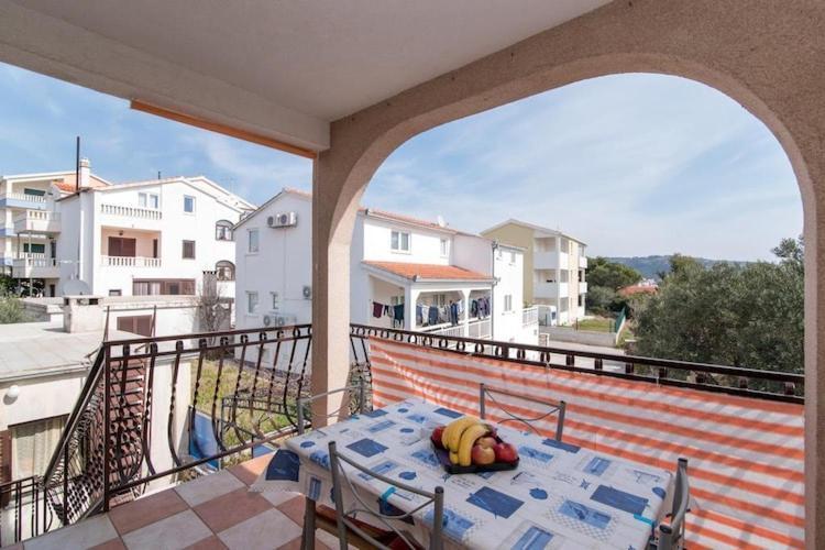 Apartments Fidelis - One Bedroom Apartment With Terrace And Garden View 3 Trogir Exterior photo